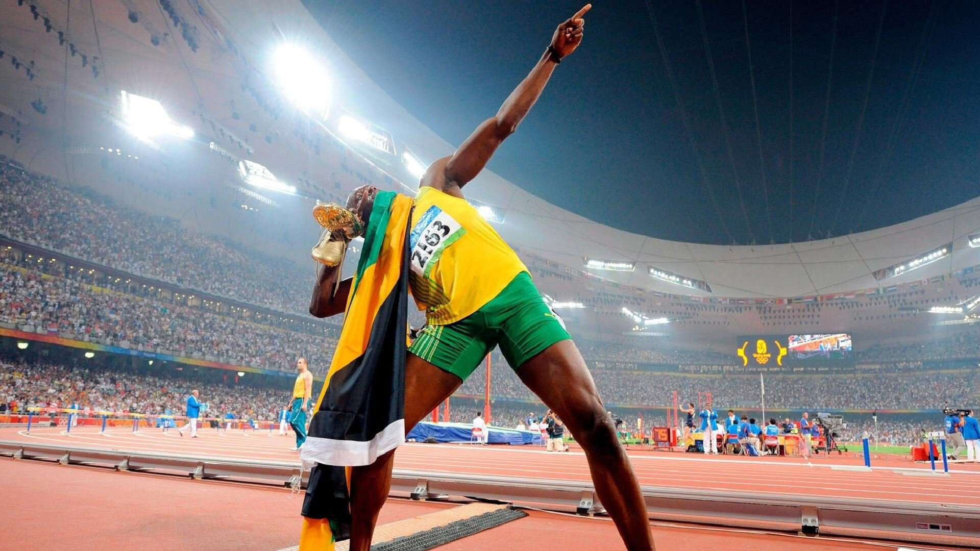 朱婷送球衣签名支持乡村体育活动，朱婷球迷